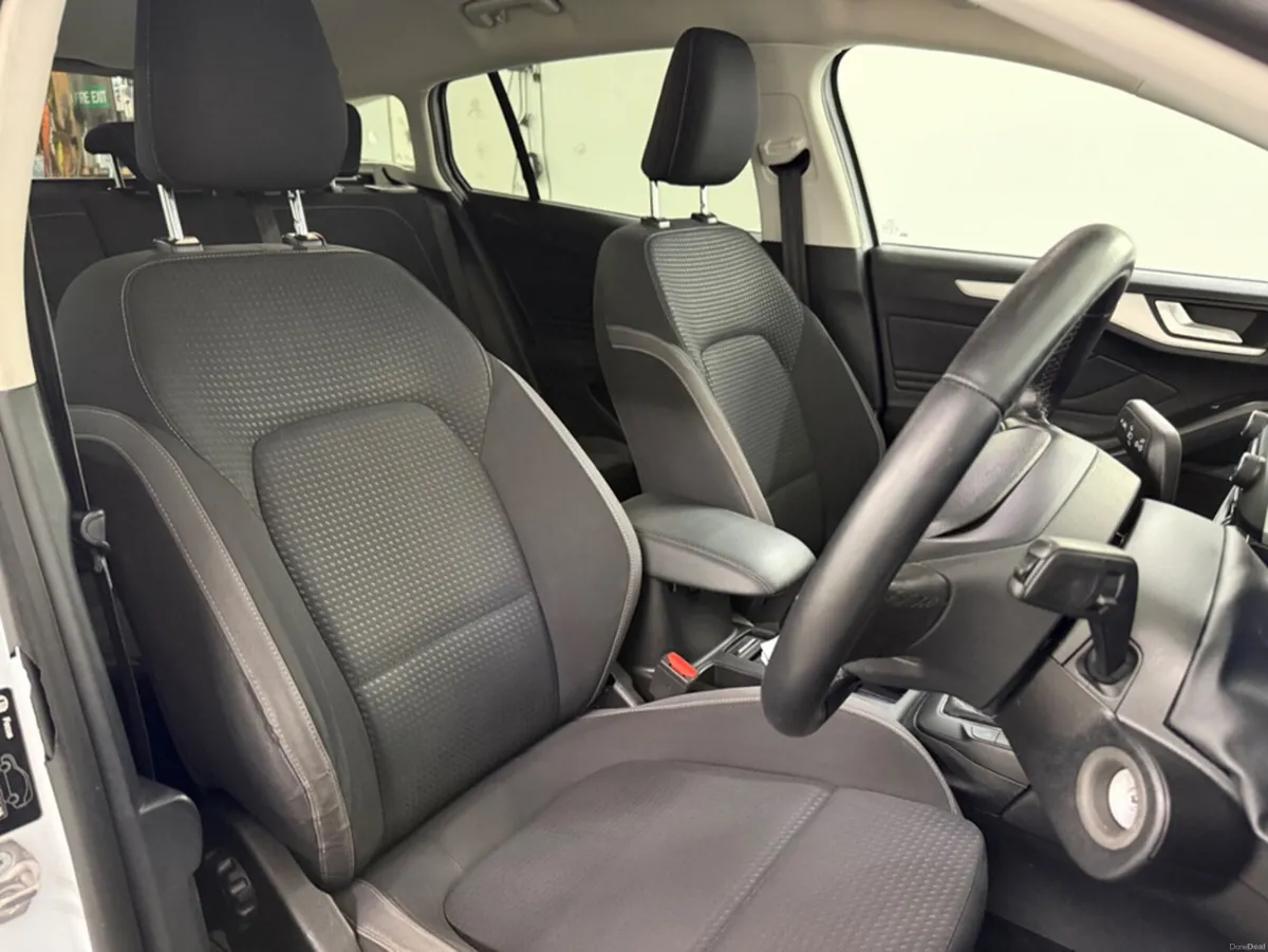 Ford Focus ZETEC 1.5 TDCI 120PS 6SPEED 4DR - Image 6