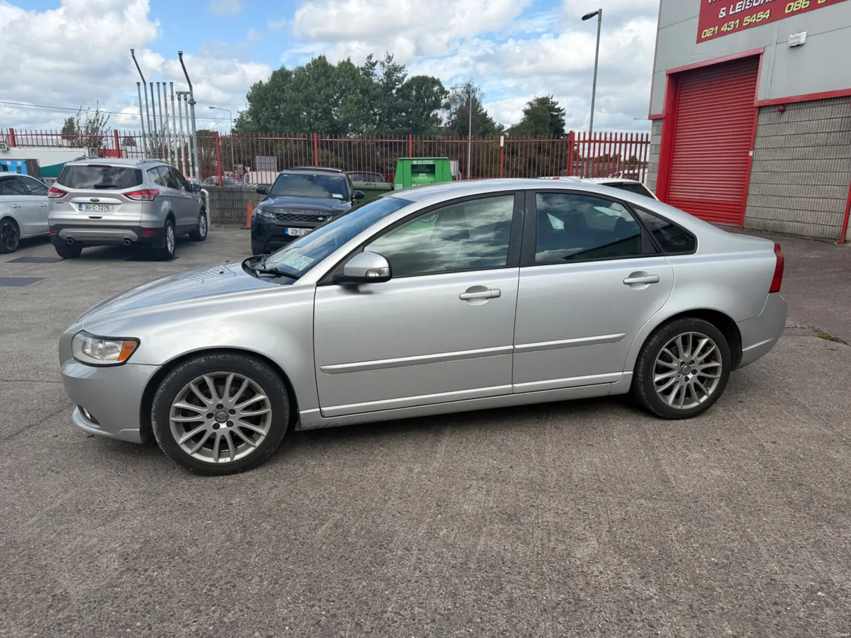2011 Volvo S40 - Image 4