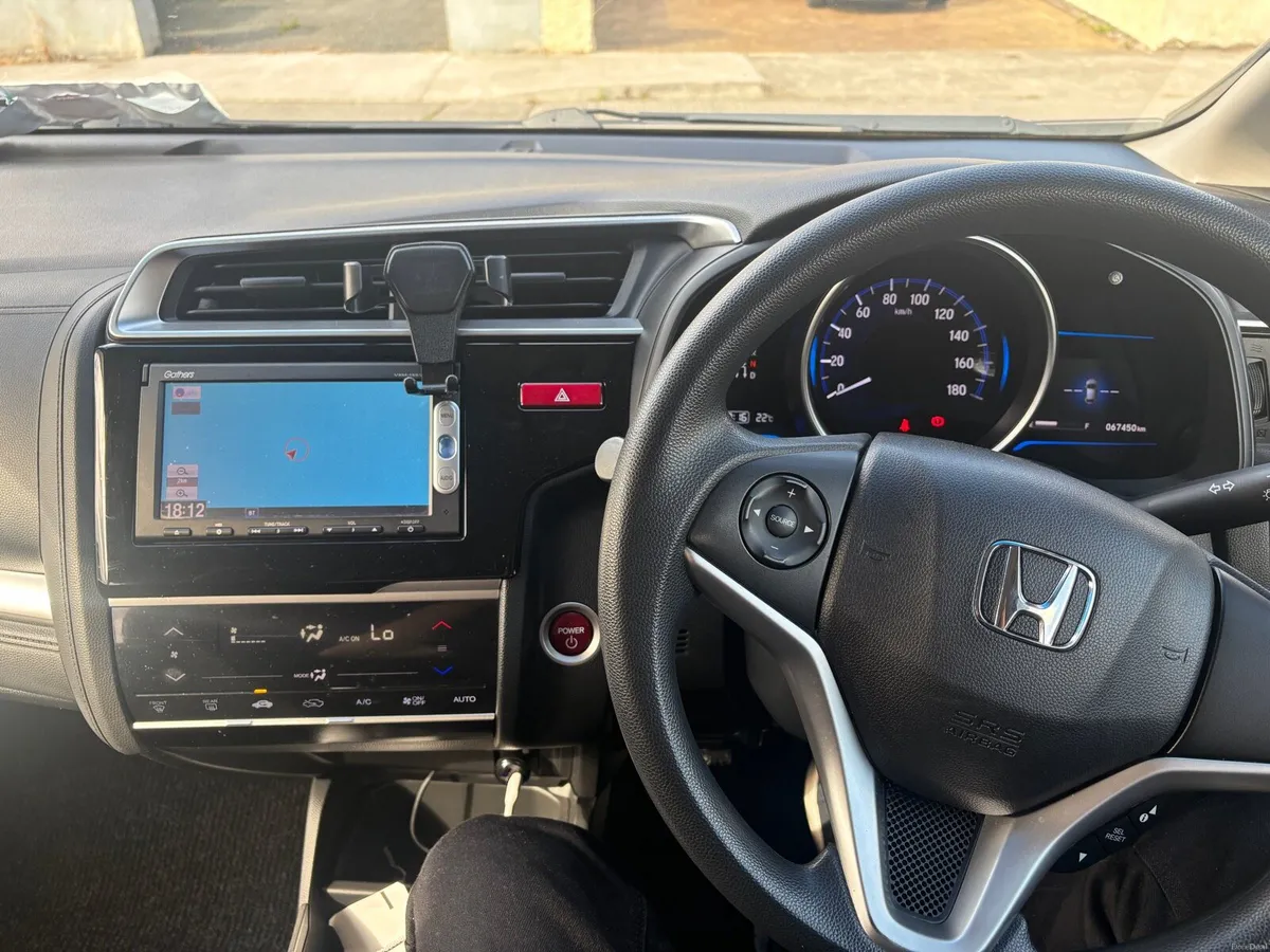Car Honda fit - Image 2