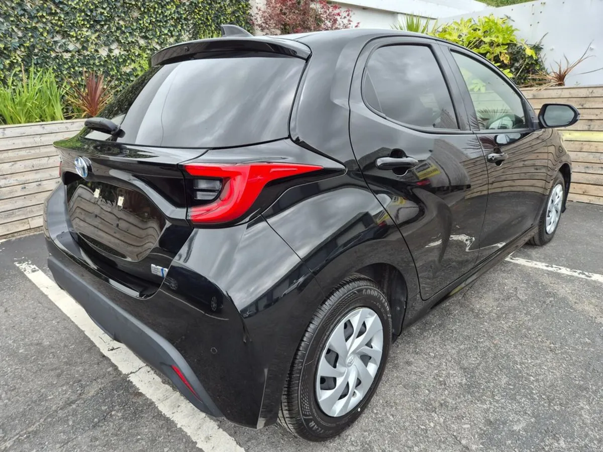Toyota Yaris 1.5 HYBRID / X SPEC / LOW MILEAGE / T - Image 6
