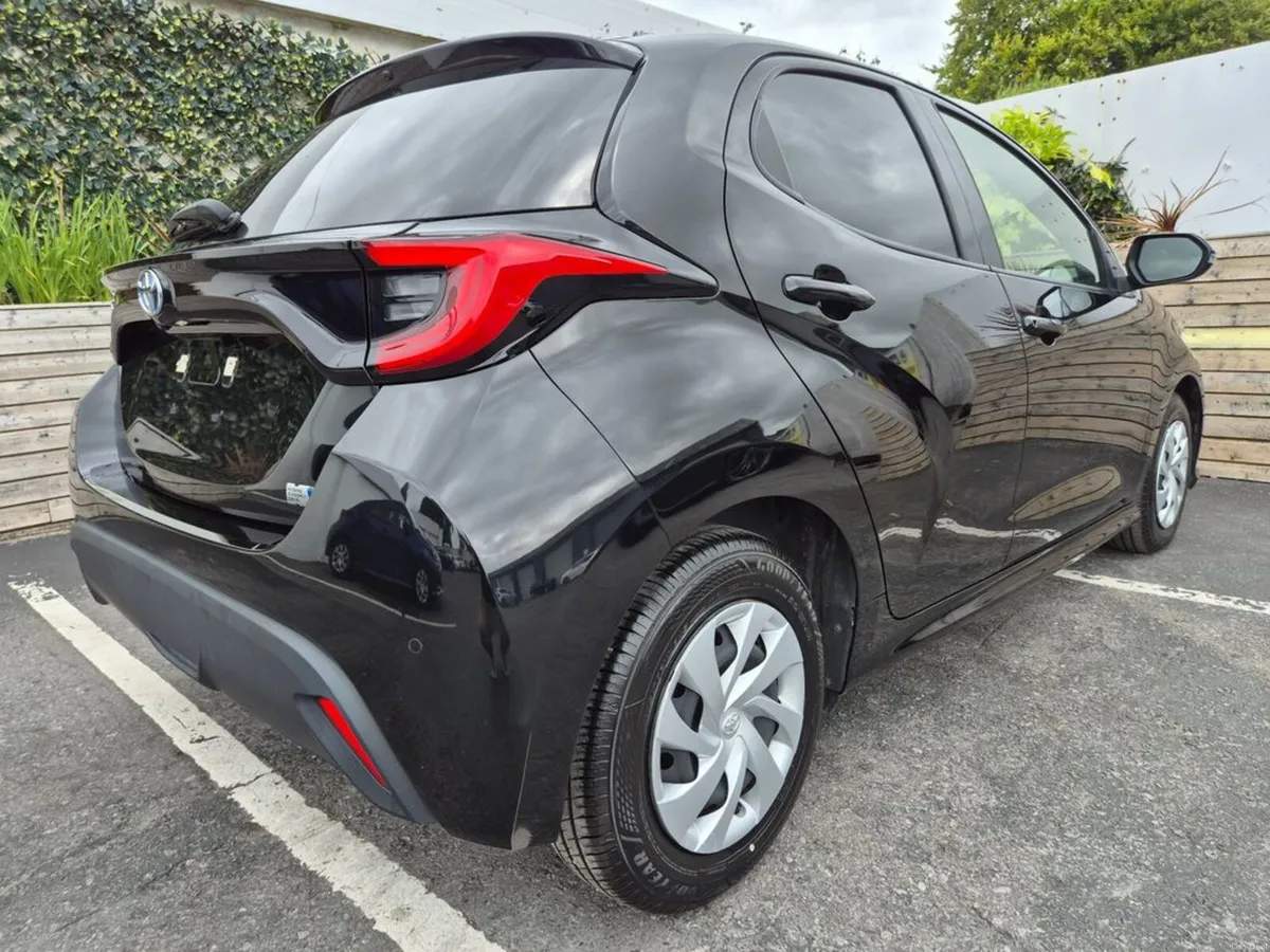 Toyota Yaris 1.5 HYBRID / X SPEC / LOW MILEAGE / T - Image 5