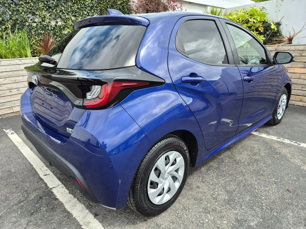 Toyota Yaris 1.5 HYBRID / X SPEC / LOW MILEAGE / T - Image 6