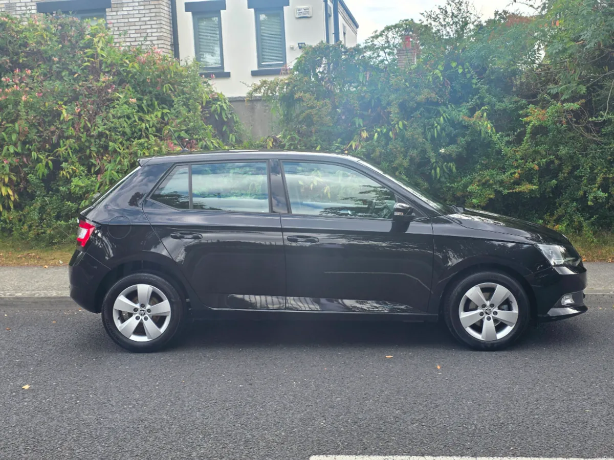 Skoda Fabia Ambition 1.0mpi 60HP 4DR - Image 2