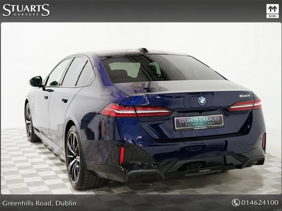 BMW 5-Series 2 X PACKS AND PANORAMIC GLASS ROOF: T - Image 2