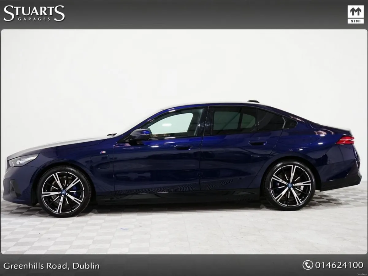 BMW 5-Series 2 X PACKS AND PANORAMIC GLASS ROOF: T - Image 6