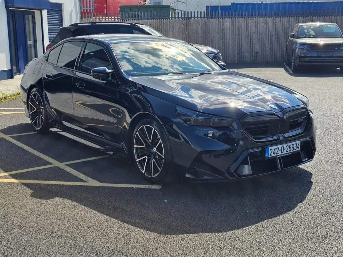 BMW M5 HUGE SPEC // LOW MILES - Image 4