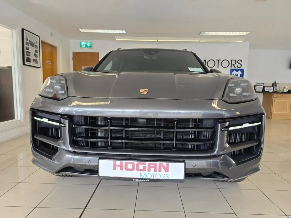 Porsche Cayenne V6 E-HYBRID PHEV - Image 2