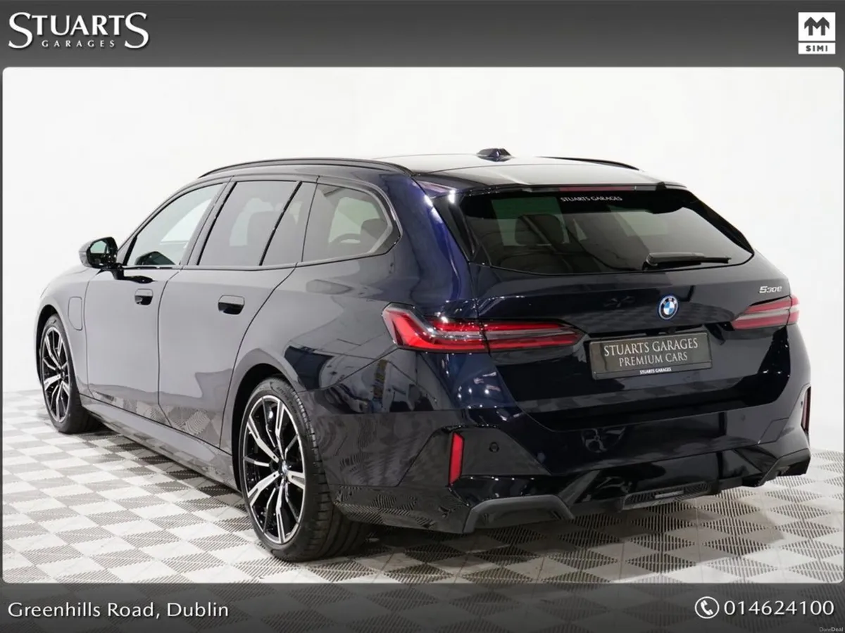 BMW 5-Series *3 X PACKS AND PANORAMIC ROOF* PRO PA - Image 2