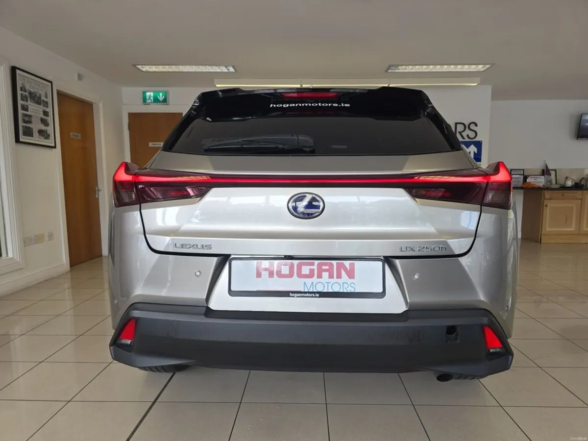 Lexus UX Hybrid Dynamic Automatic - Image 5