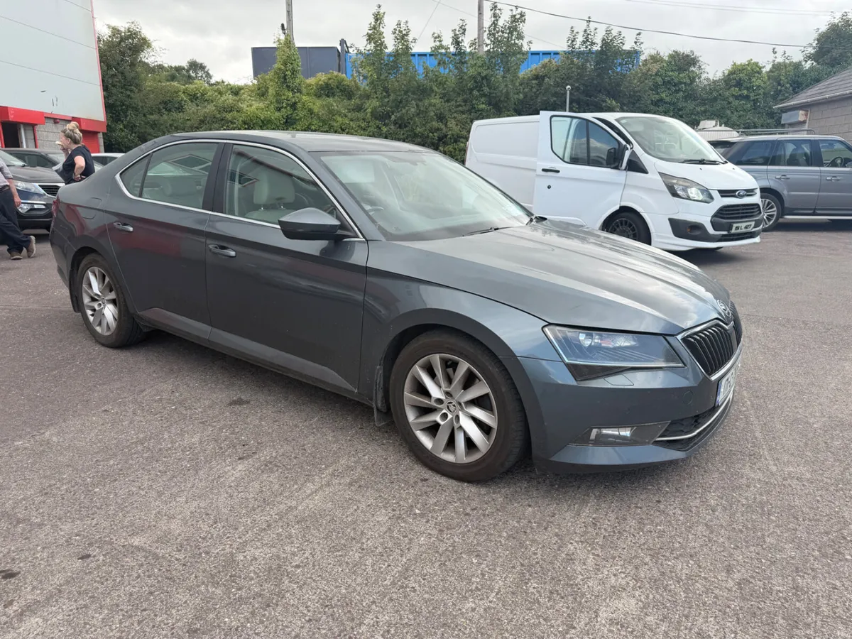 2017 Skoda Superb - Image 1