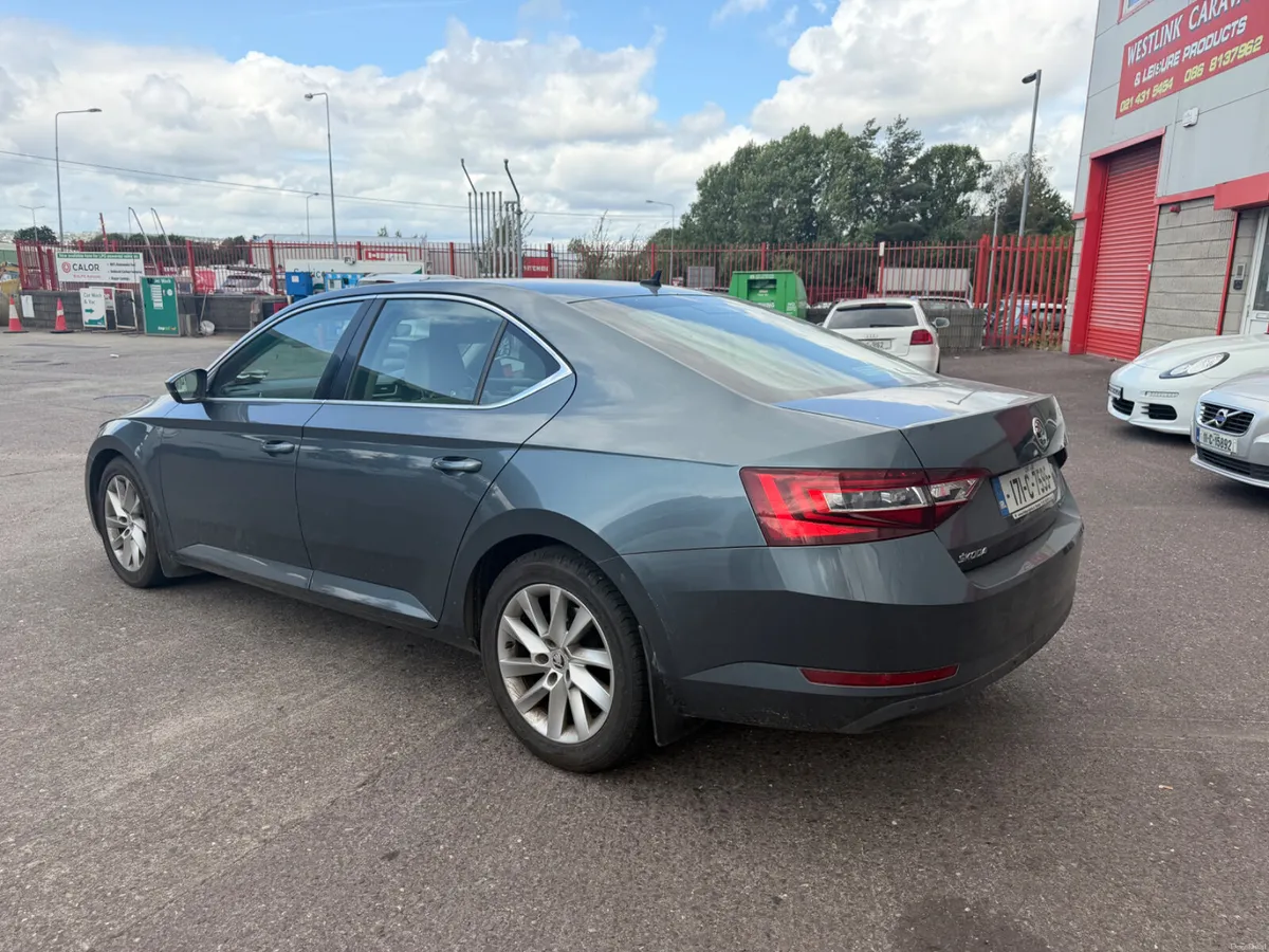 2017 Skoda Superb - Image 5
