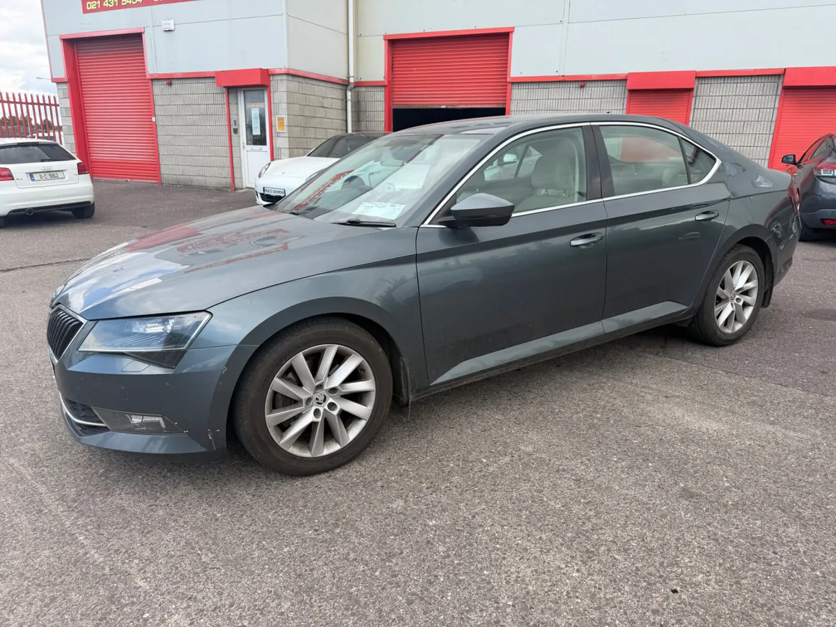 2017 Skoda Superb - Image 3