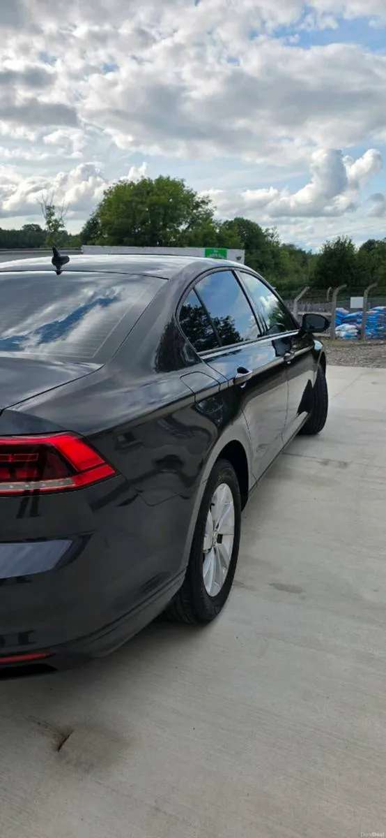 Volkswagen Passat 2.0TDI - Image 4