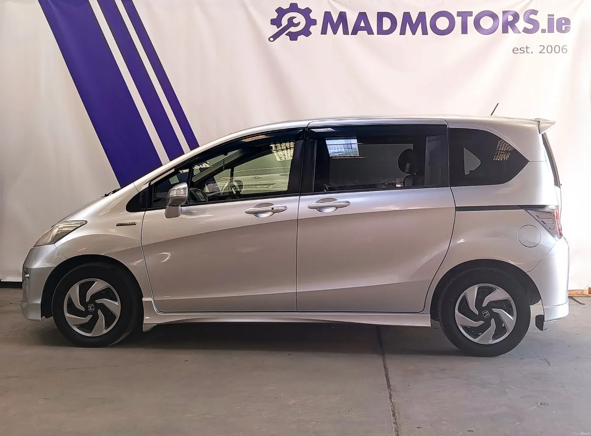 162 Honda Freed 1.5 SELF CHARGING Petrol Hybrid - Image 4