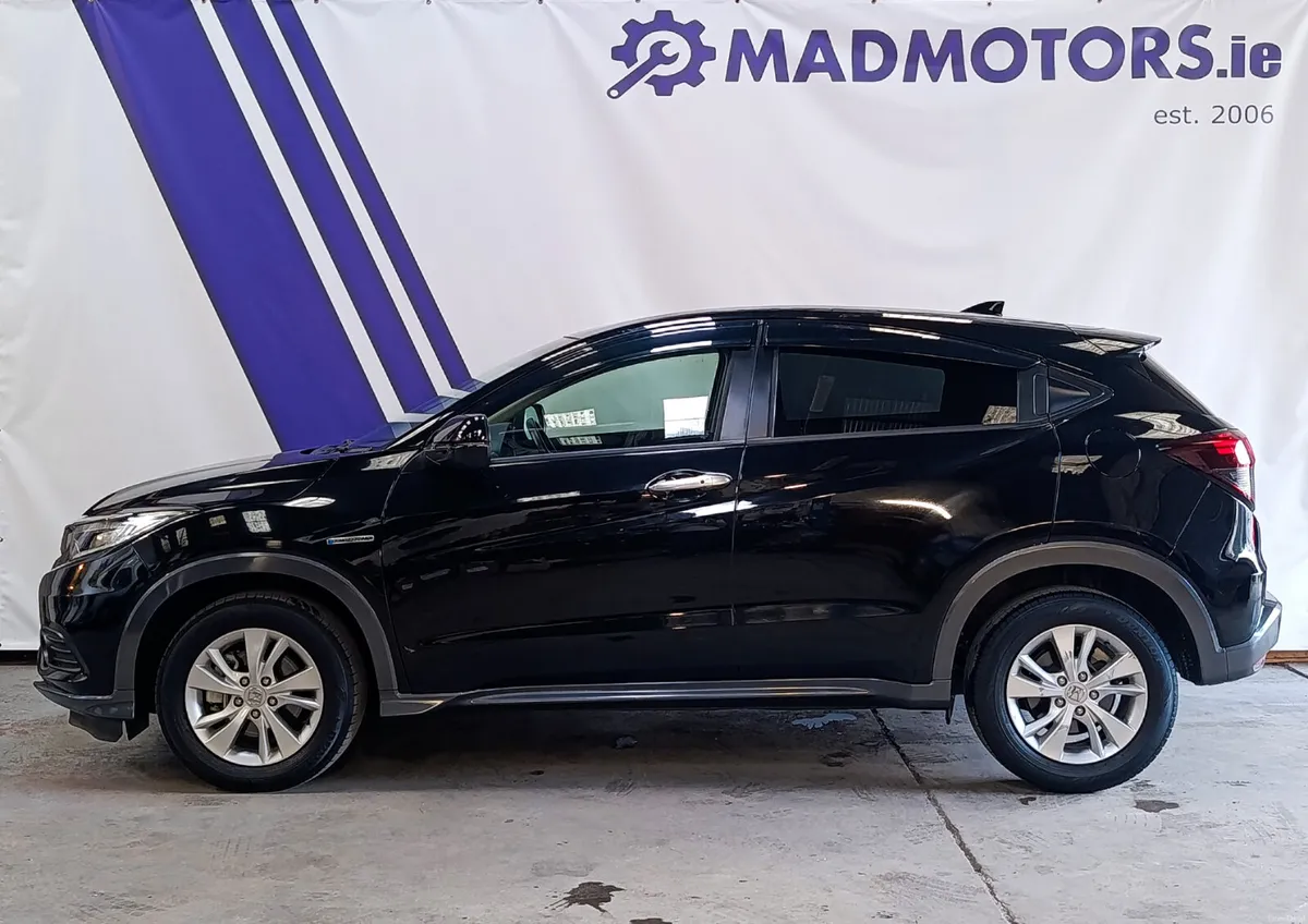 (2yr Warranty) 211 Honda Vezel 1.5 Petrol Hybrid - Image 4