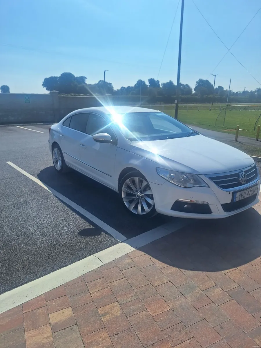 Volkswagen Passat 2011 - Image 1