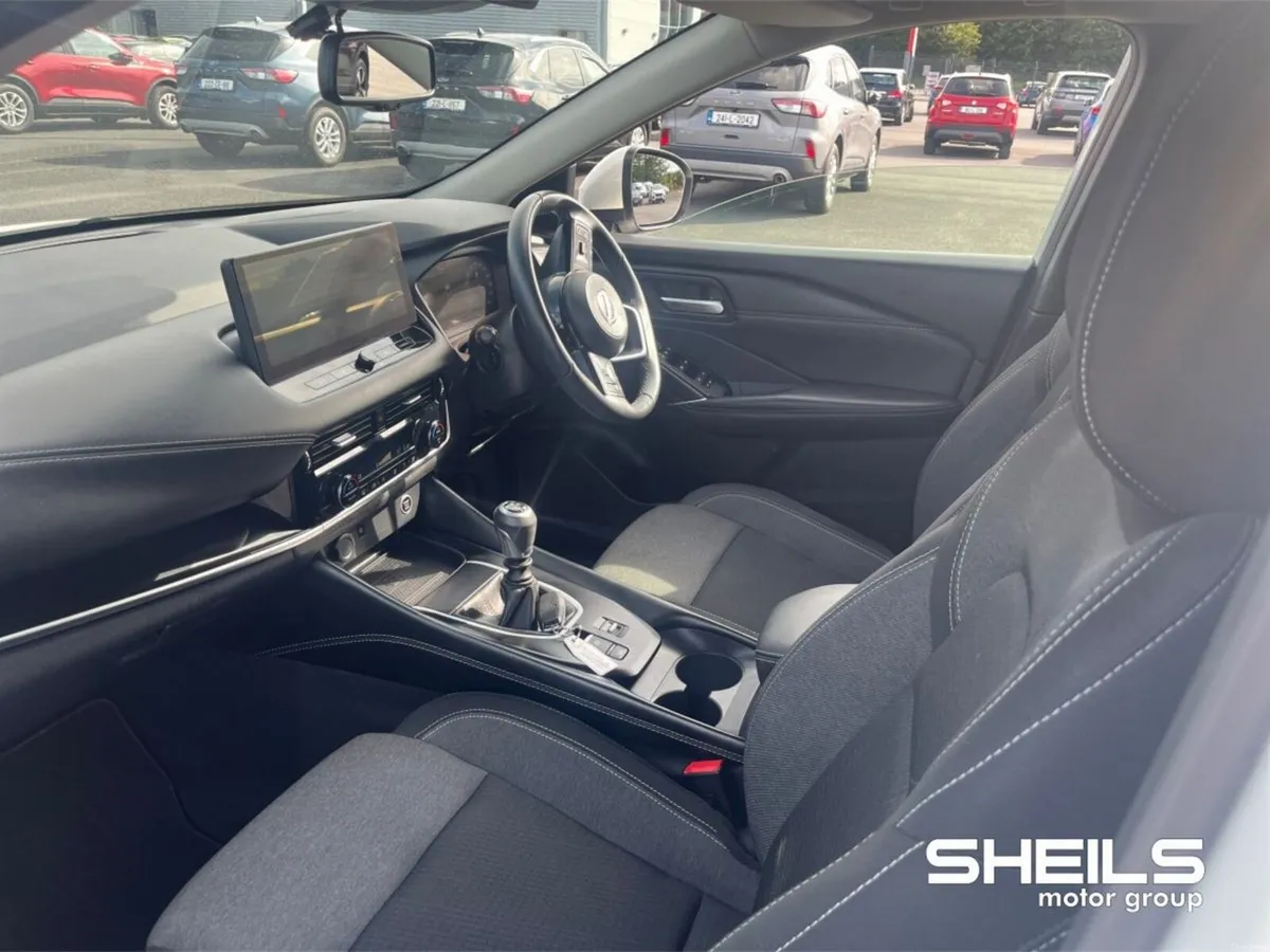 Nissan Qashqai 1.3 PET MILD HYBRID SV PREMIUM - Image 5