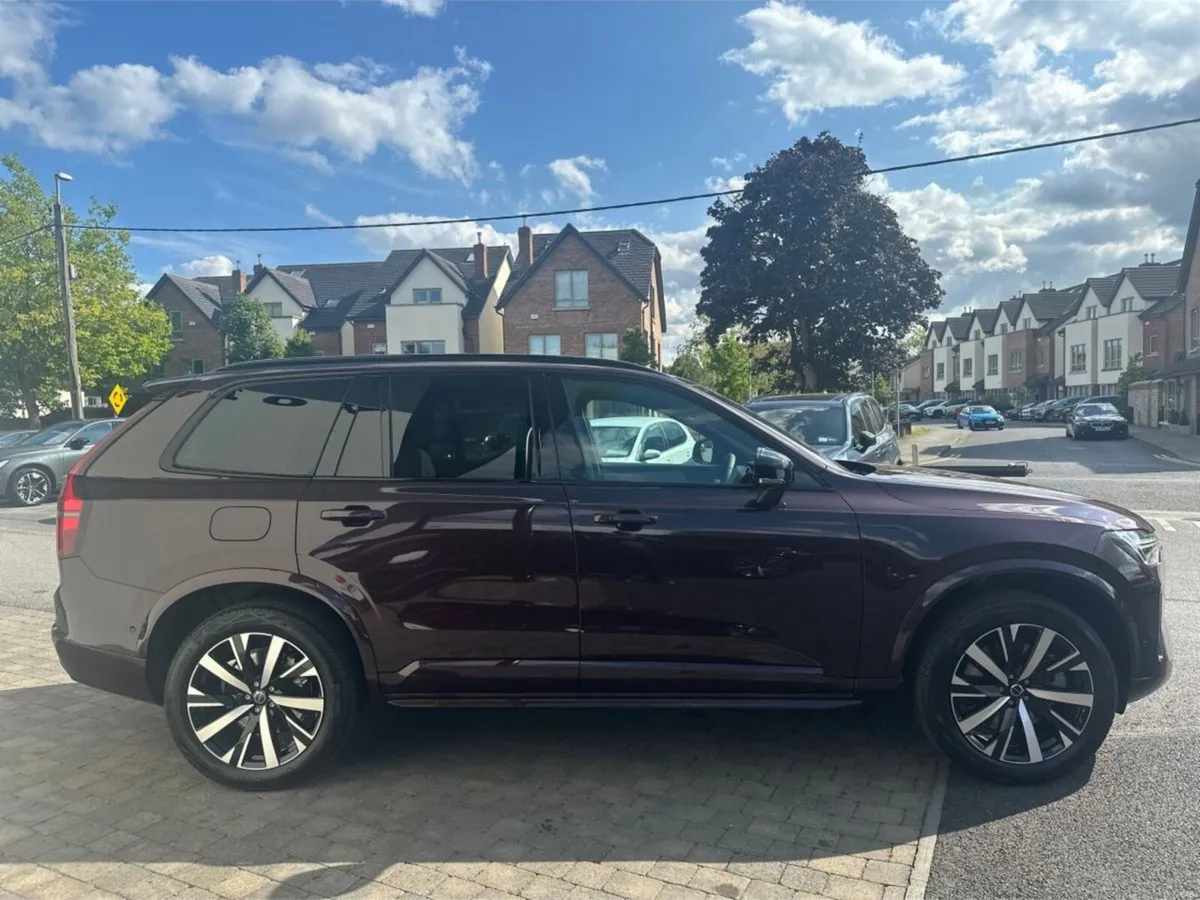 Volvo XC90 XC90 T8 Plus Dark AWD PHEV--Integrated - Image 4