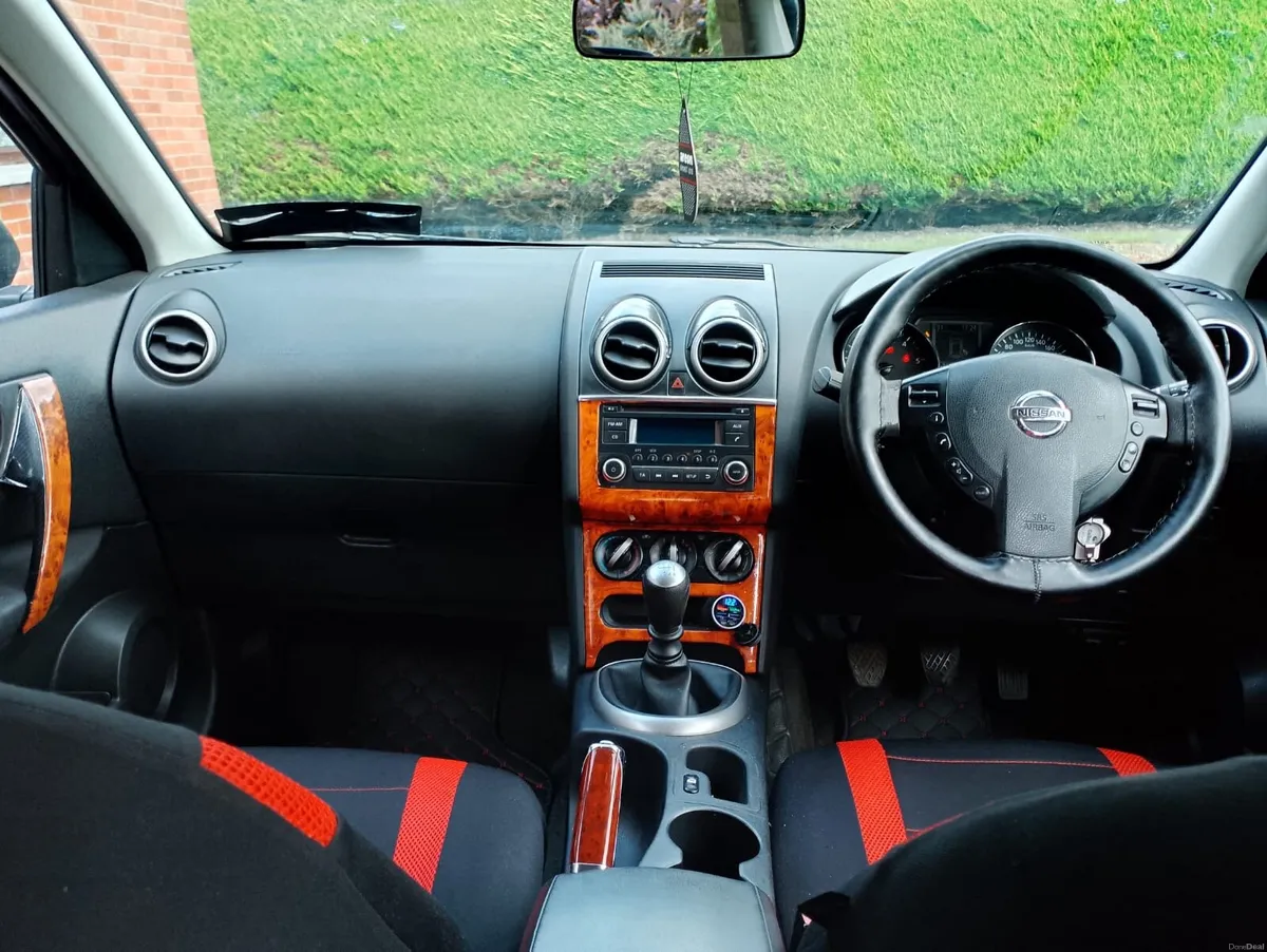 STUNNING 2012 Nissan Qashqai 1.5 Diesel!!! - Image 5