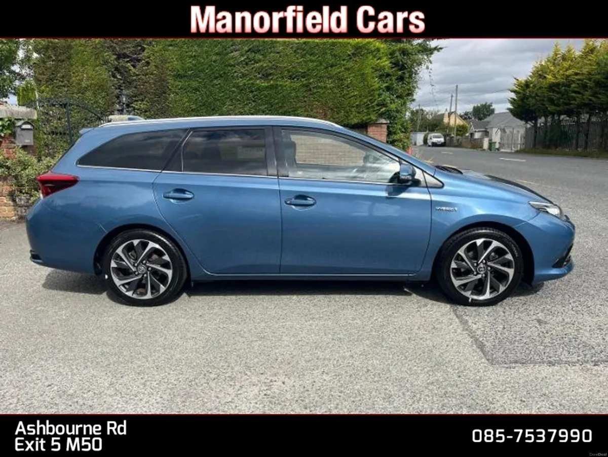 2016 Toyota Auris TOURING  Sol 1.8 Petrol Hybrid - Image 3