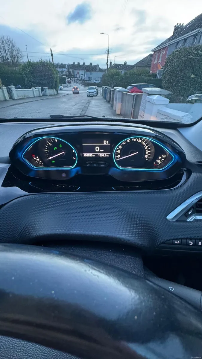 Peugeot 2008 2017 - Image 5