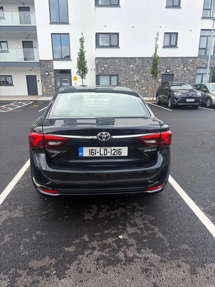 Toyota avensis luna 2016 - Image 2