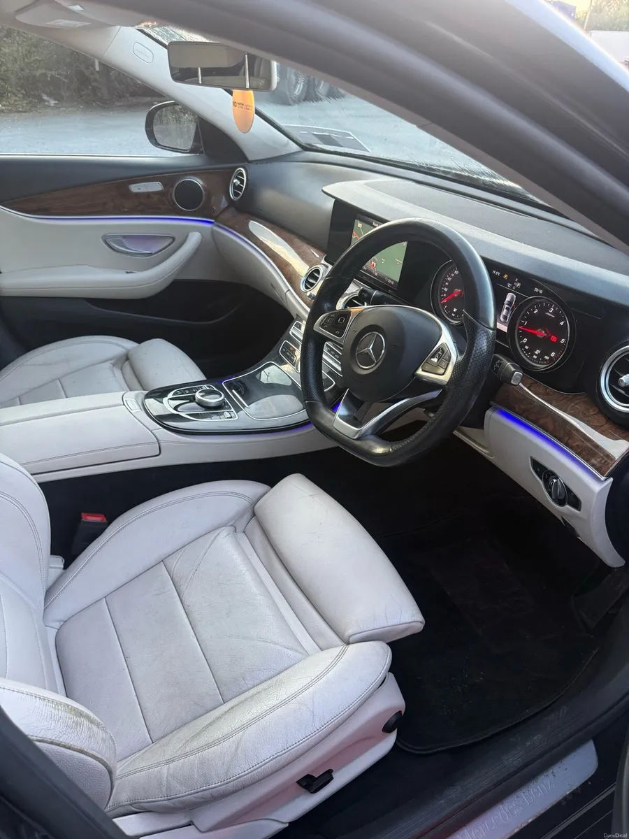 2017 Mercedes-Benz E 200d - Image 3