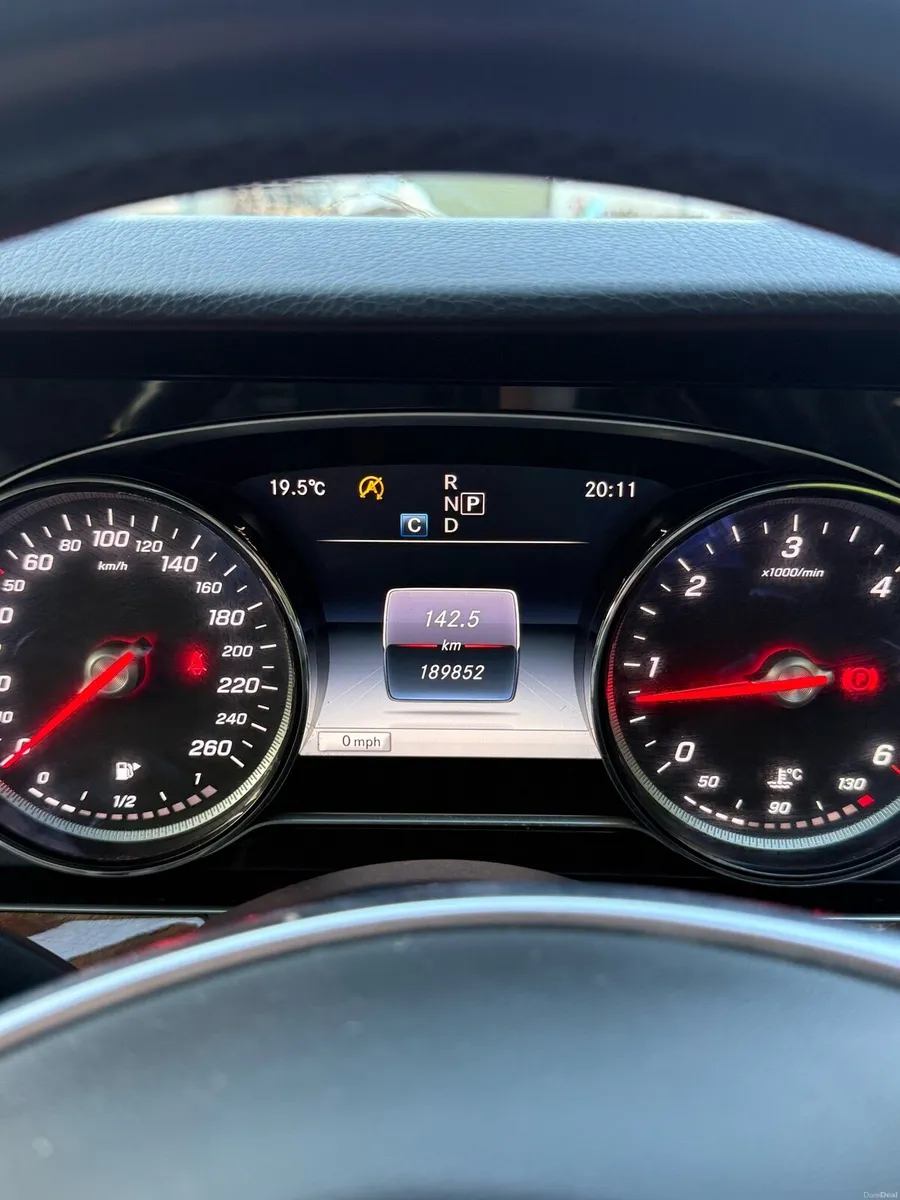 2017 Mercedes-Benz E 200d - Image 6