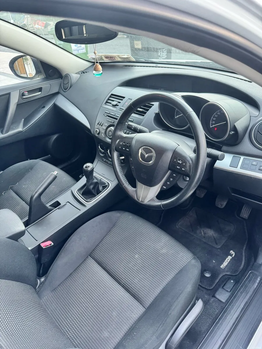 Mazda 3 - Image 5