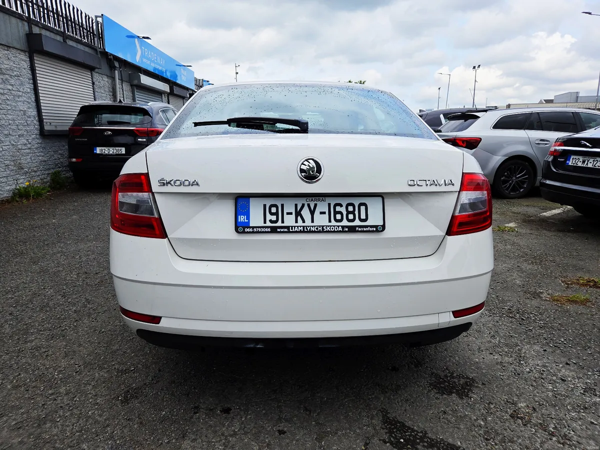 191 SKODA OCTAVIA New NCT Warranty AS NEW CAR - Image 6