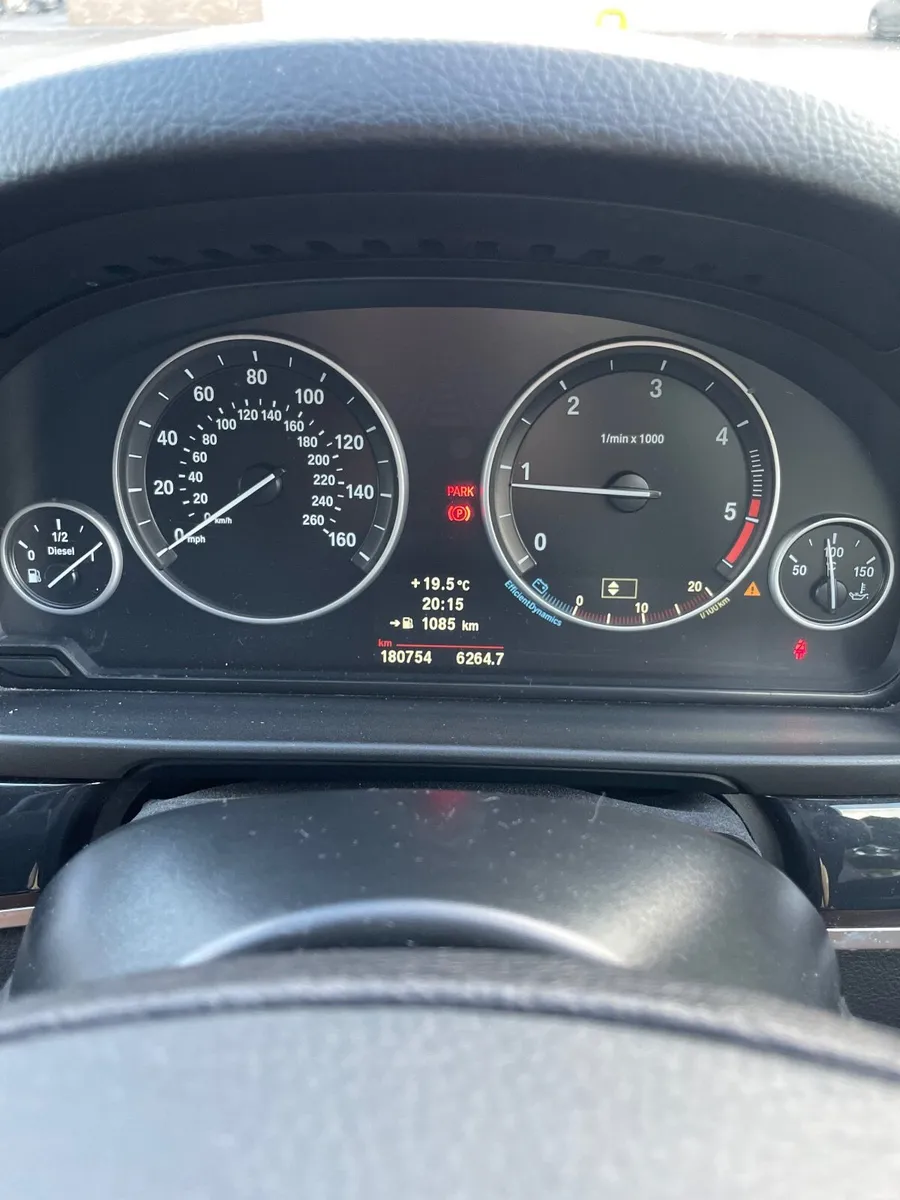 BMW 5-Series 2011 - Image 6