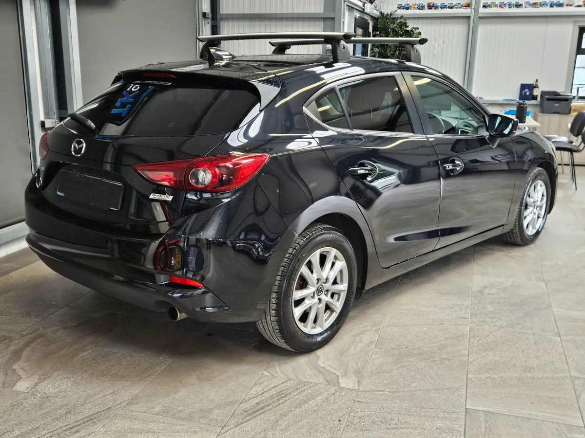 17 MAZDA 3 1.5 DIESEL - Image 2