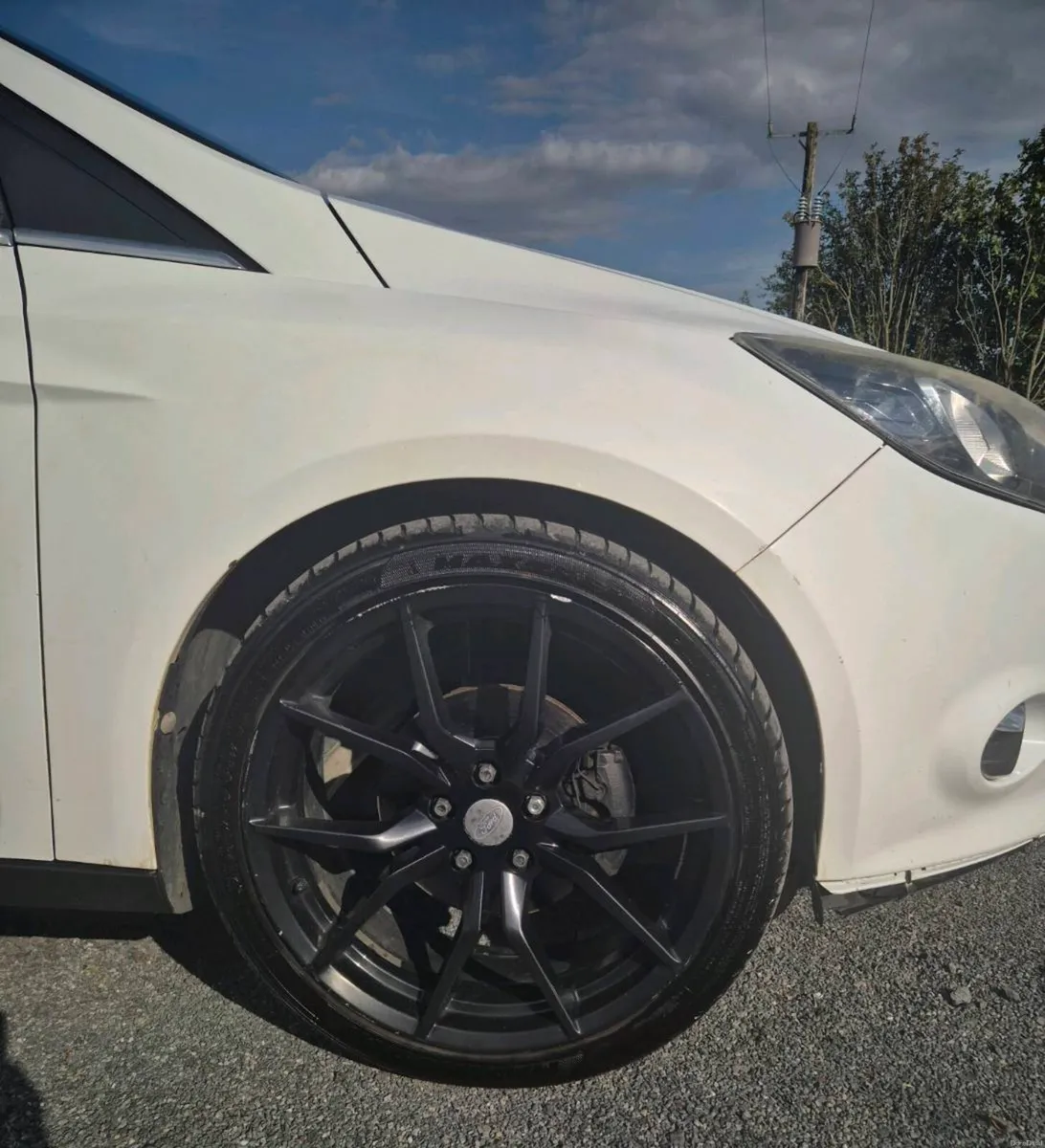 Ford Focus - Image 5