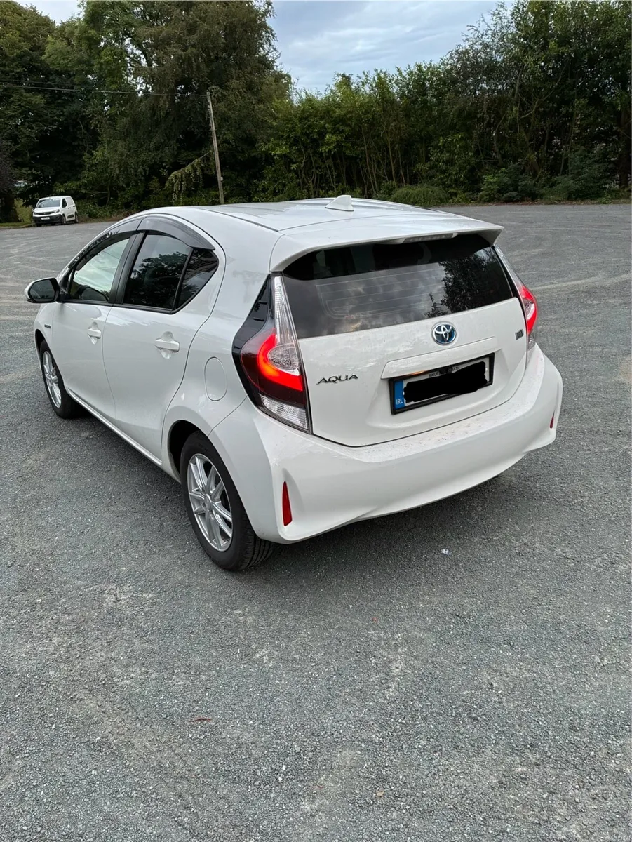 Toyota aqua 1.5 - Image 4