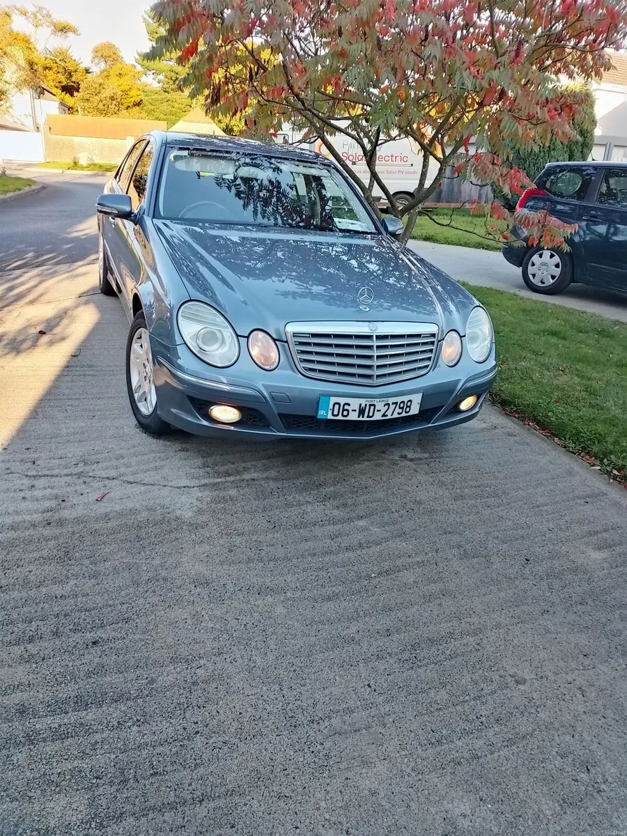 Mercedes-Benz E-Class 2006 - Image 4