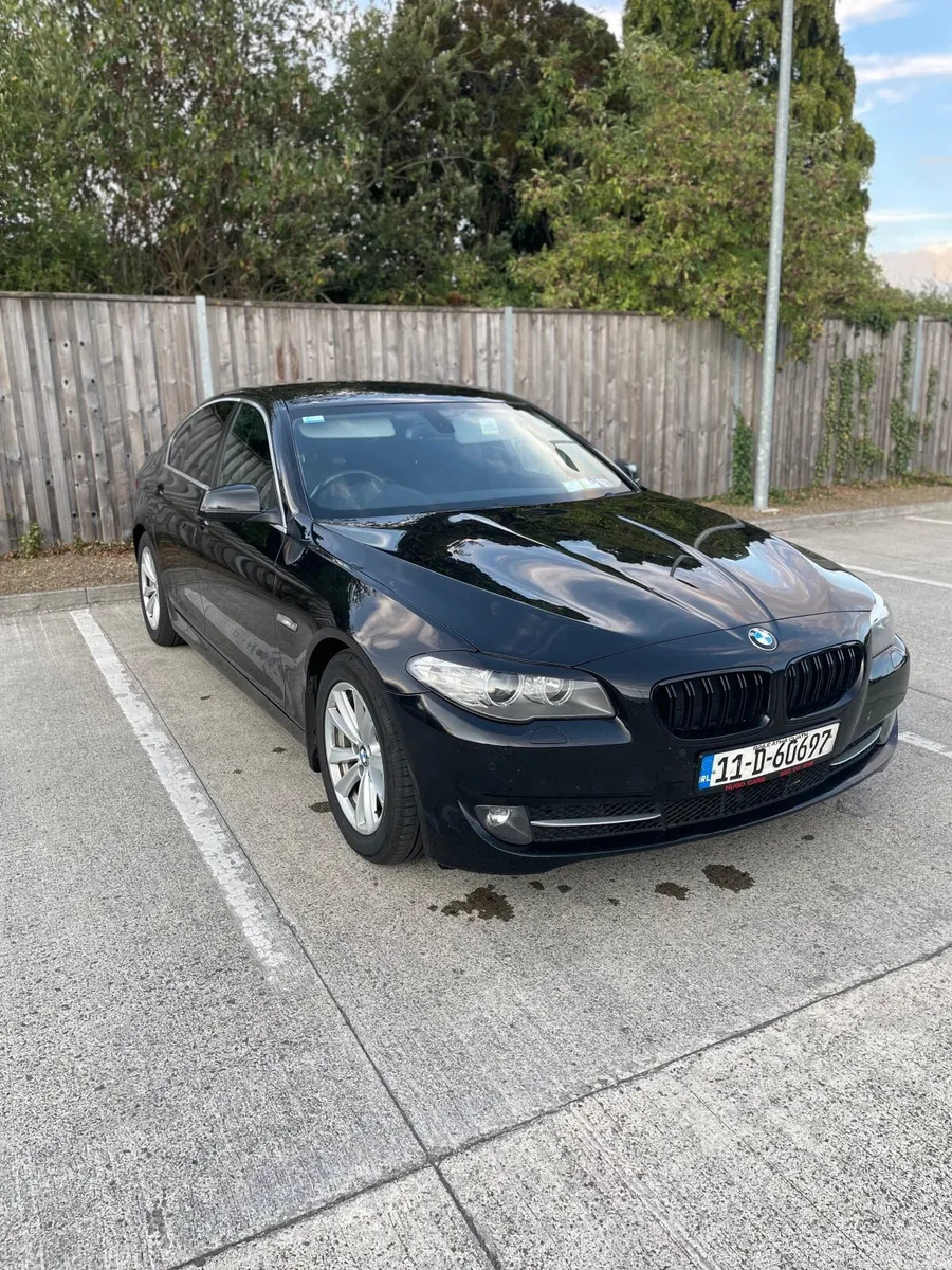 BMW 5-Series 2011 - Image 1