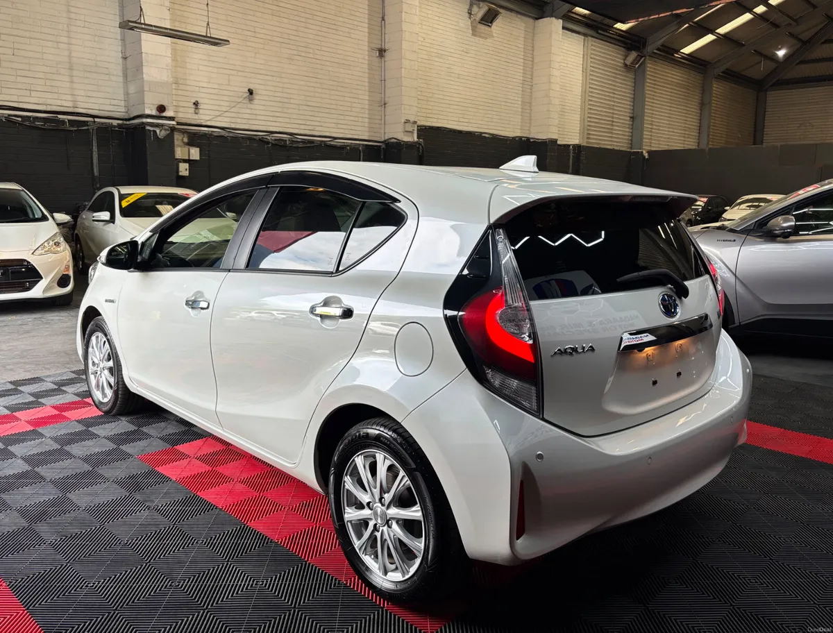 2019 Toyota Aqua - Image 6
