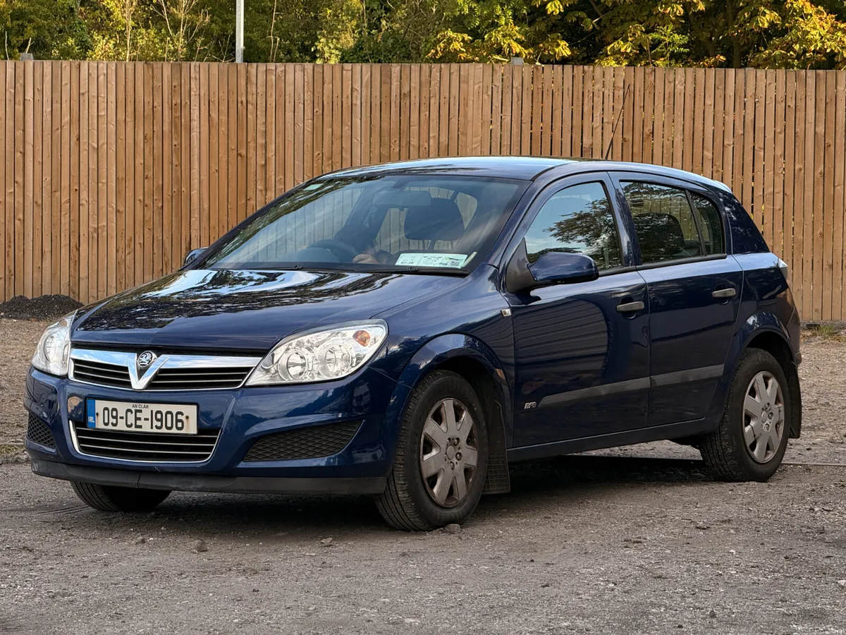 Vauxhall Astra 2009 1.8 Petrol Automatic LOW KM - Image 5