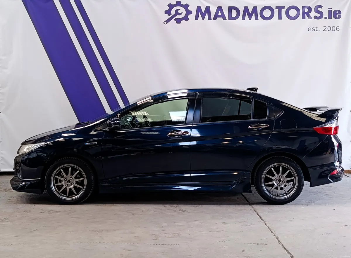 162 Honda Grace 1.5 Petrol Hybrid Automatic - Image 4