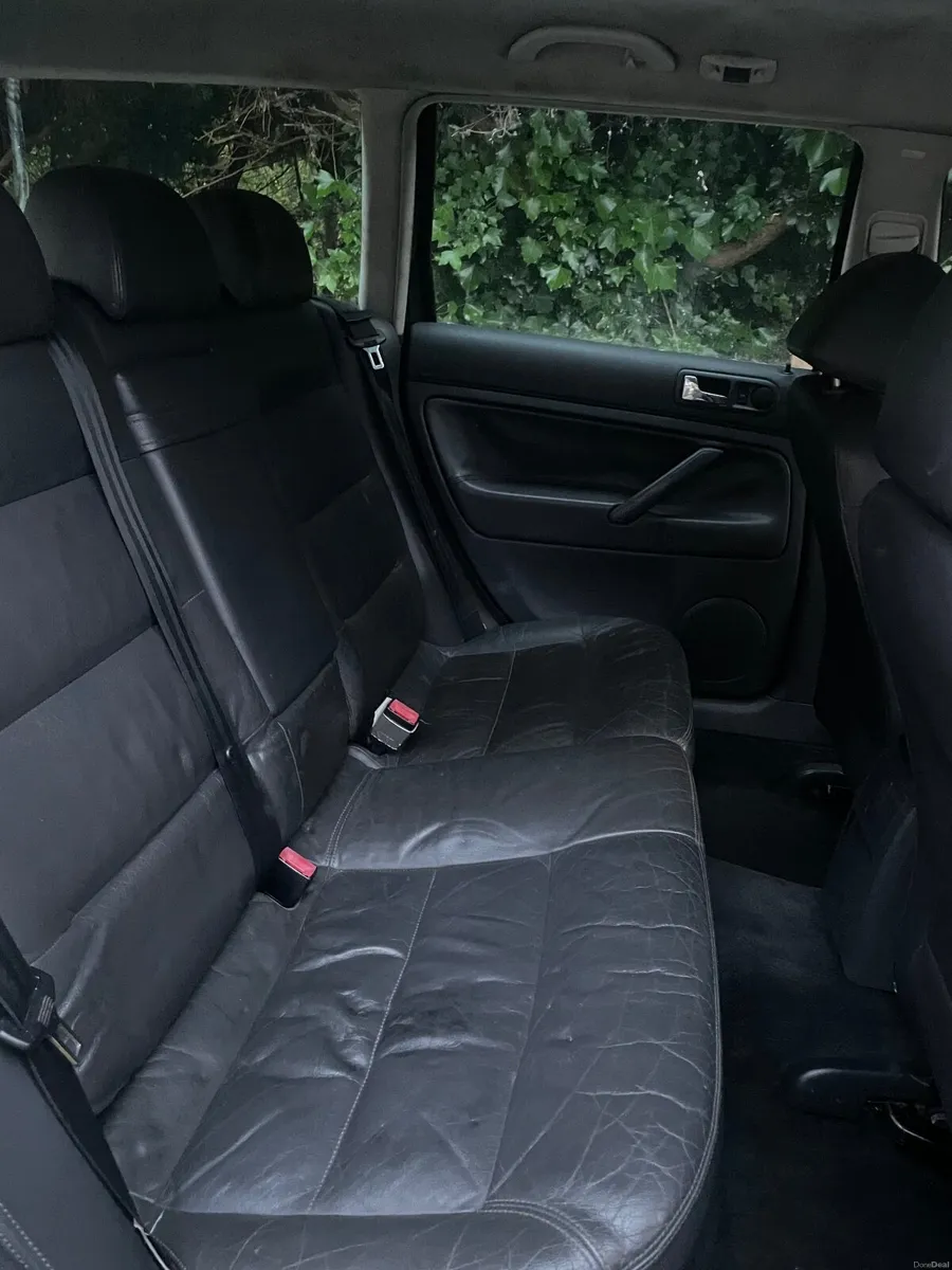 Volkswagen Passat 2004 - Image 3