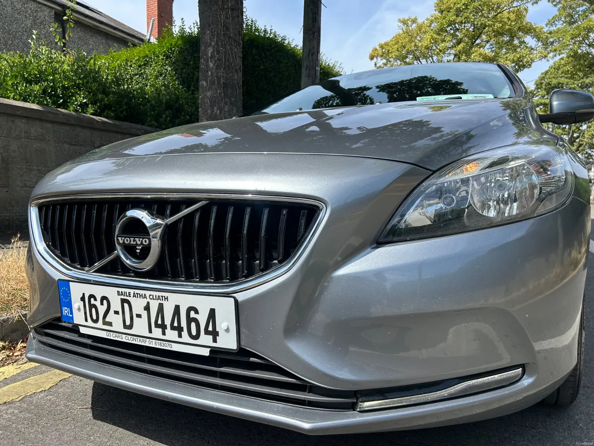 2016 VOLVO V40 DIESEL LEATHER INTERIOR - Image 1