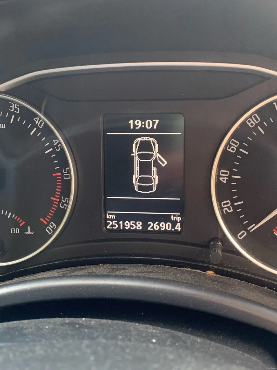 Skoda octavia 2011 - Image 2