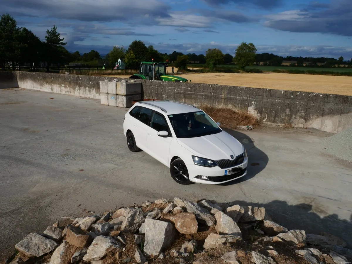 2015 Skoda Fabia Estate LOW MILES!! - Image 2