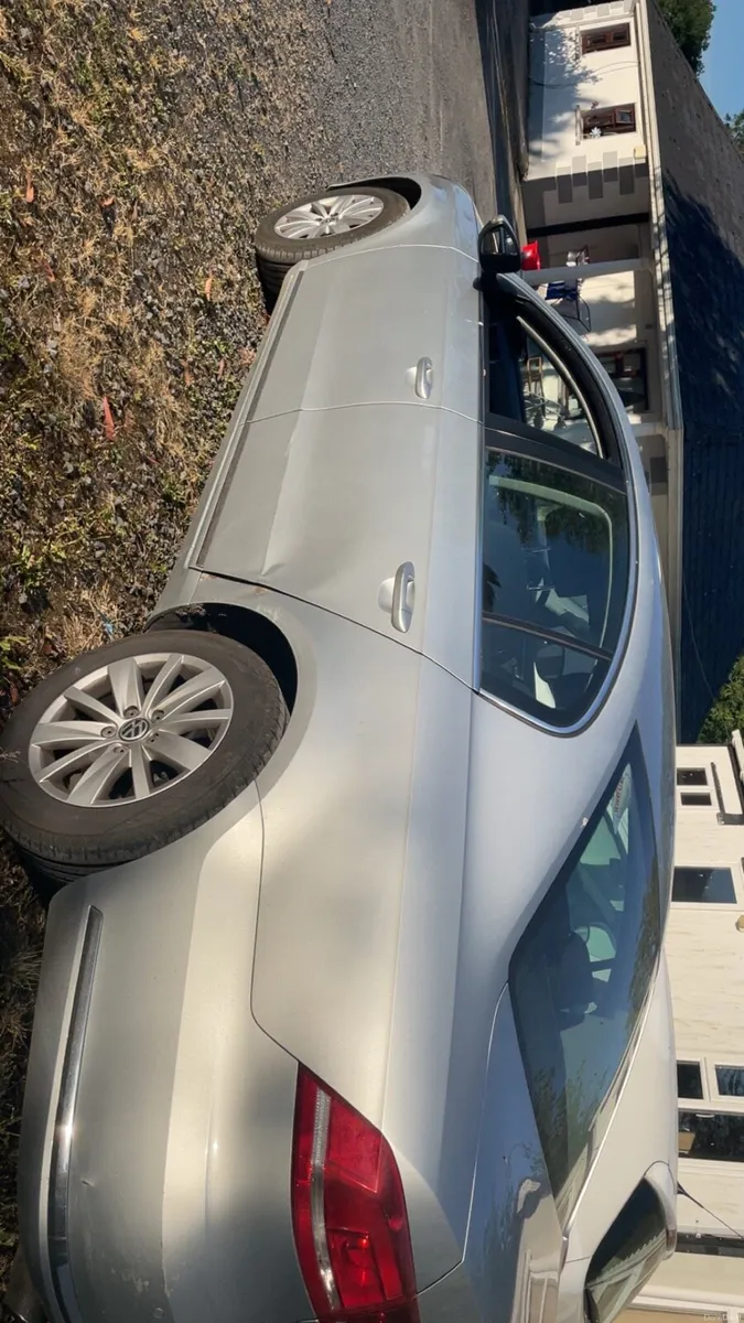Volkswagen Passat - Image 4