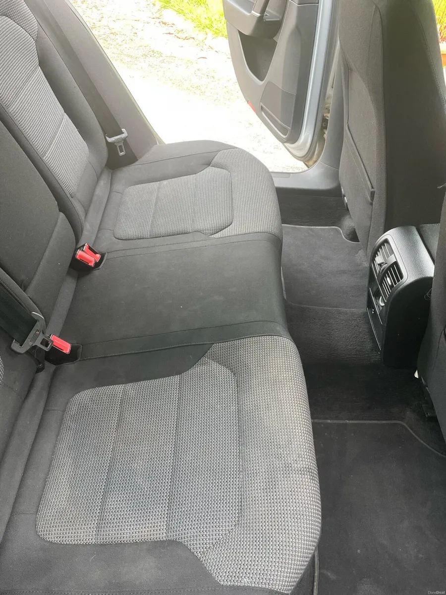 Volkswagen Passat - Image 6