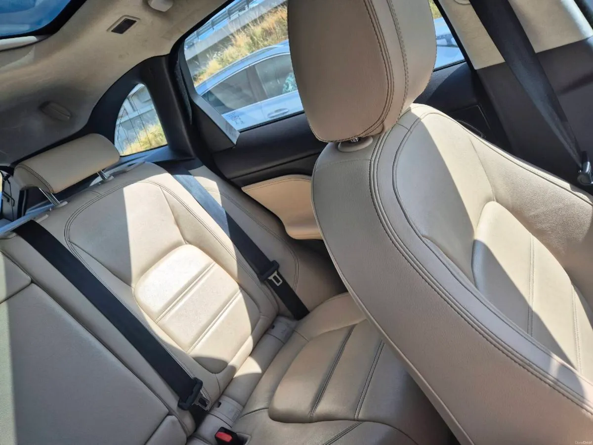 SUV - Image 6