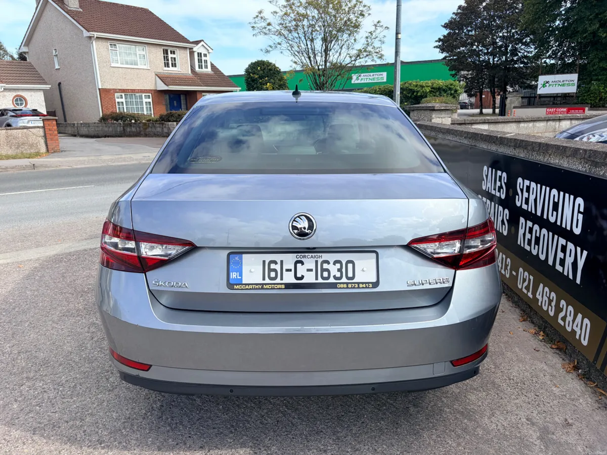 Skoda Superb 2016 - Image 5