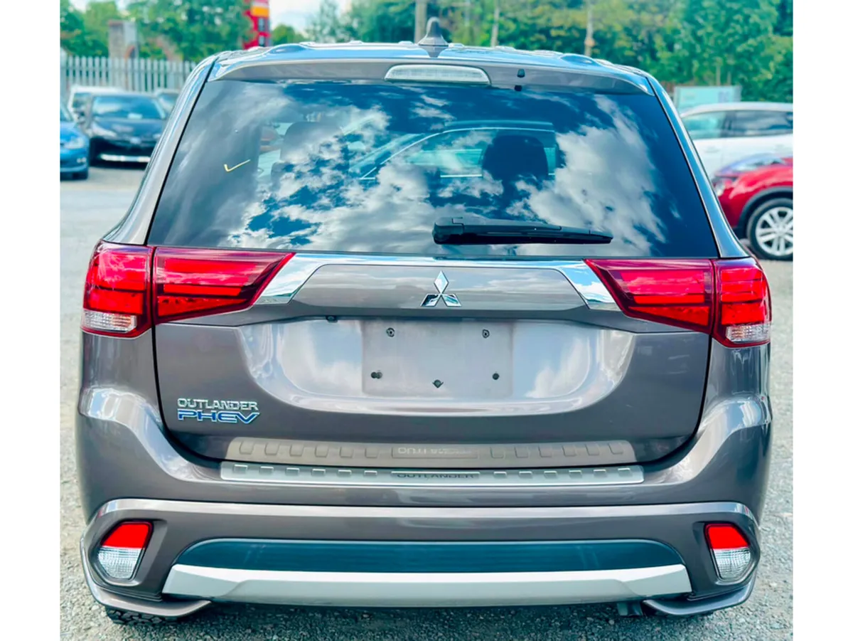 Mitsubishi Outlander 4WD PHEV G SAFETY PACKAGE (03 - Image 5