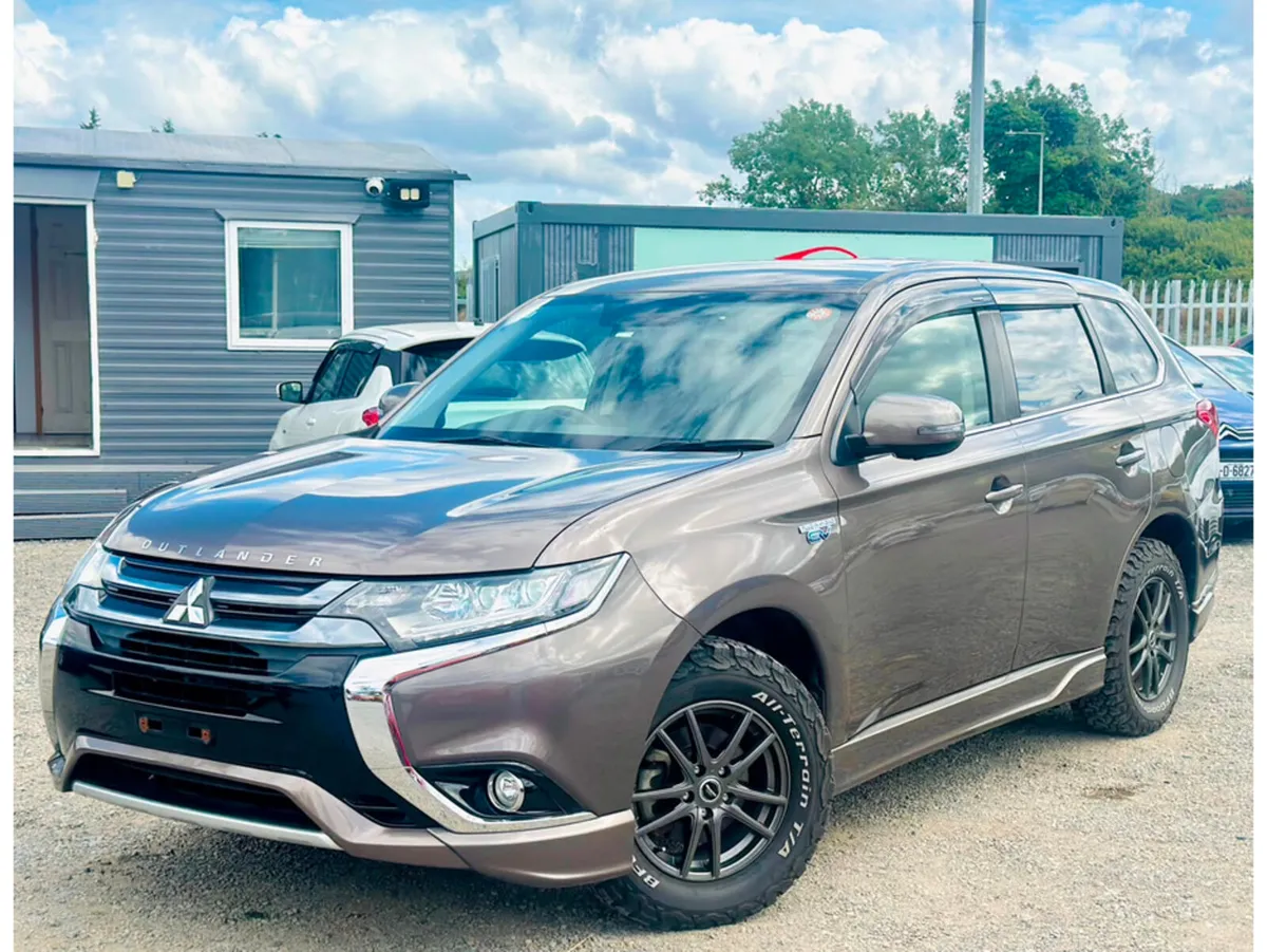 Mitsubishi Outlander 4WD PHEV G SAFETY PACKAGE (03 - Image 3