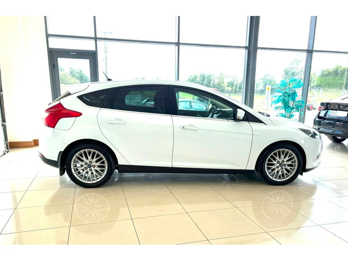 Ford Focus 1.6 TDCI ZETEC  113BHP 5DR - Image 5